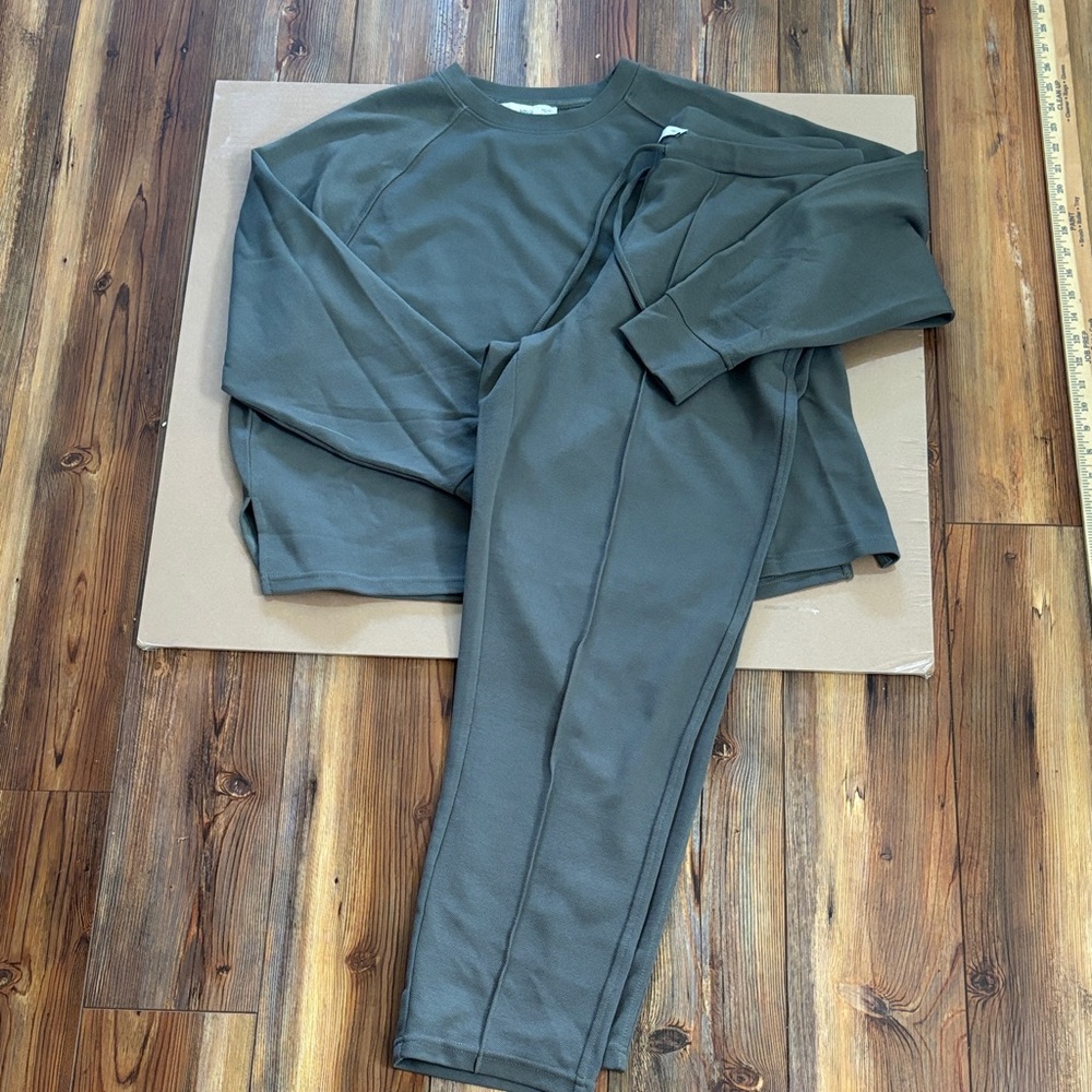 Mango Green/Gray Sweatsuit Loungewear Set SIZE LARGE